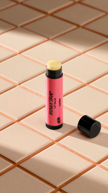 Honey Trap - US 8900