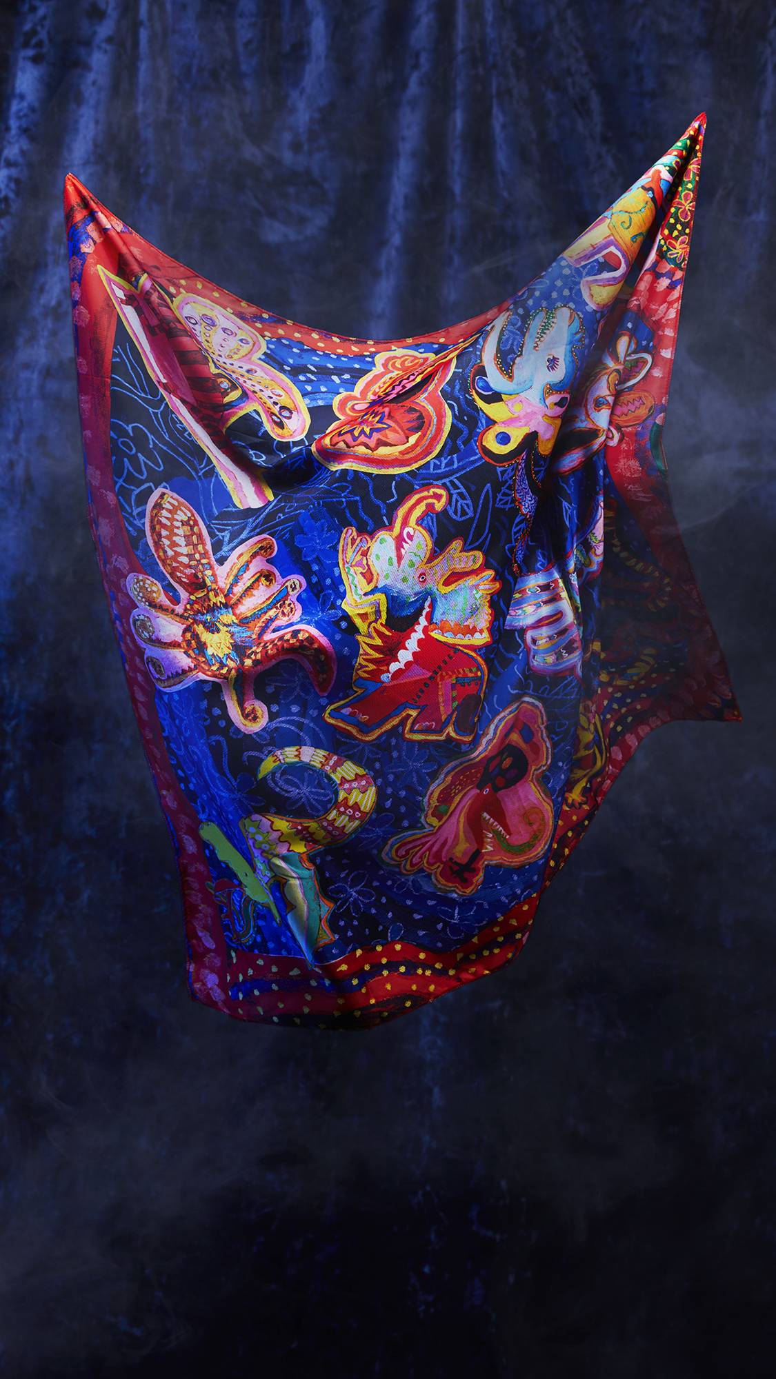 Fantasy Animals Knot Wrap - US 1594